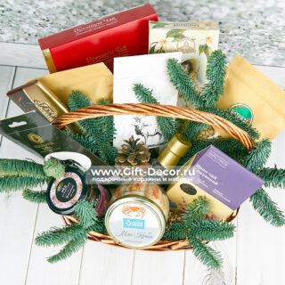 Корзина «Российские угодья» — Аутентичный подарок с дарами природы Корзина «Российские угодья» — Аутентичный подарок с дарами природы