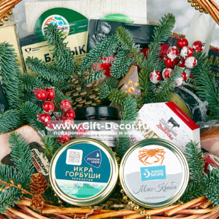 Гастрономическая корзина «Рублёв» с икрой и колбасами | Подарочный набор премиум-класса | gift-decor.ru Гастрономическая корзина «Рублёв» с икрой и колбасами | Подарочный набор премиум-класса | gift-decor.ru