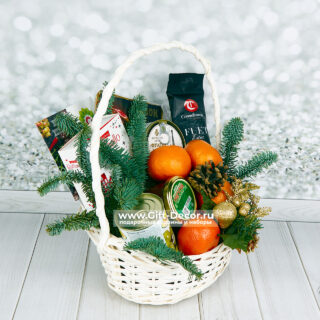 одарочная корзина «Мороз» с икрой и мандаринами – Создайте атмосферу волшебного праздника!