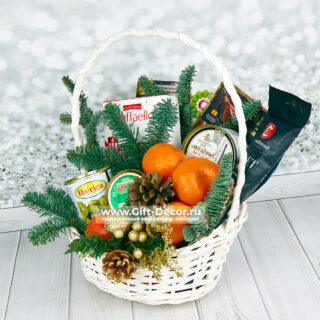 одарочная корзина «Мороз» с икрой и мандаринами – Создайте атмосферу волшебного праздника!