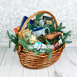 Новогодняя корзина с чаем и кофе «Марсель» – Французское настроение в подарок