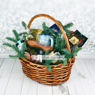 Новогодняя корзина с чаем и кофе «Марсель» – Французское настроение в подарок