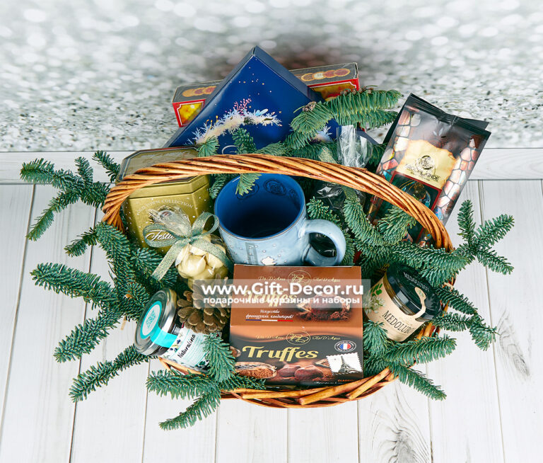 Новогодняя корзина с чаем и кофе «Марсель» – Французское настроение в подарок