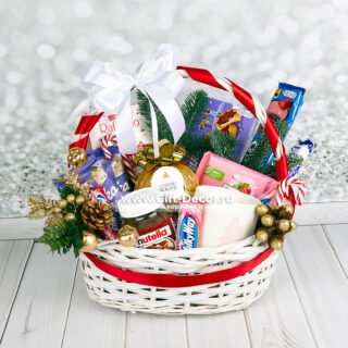Подарочная корзина «Сластёна» – Сладкое новогоднее настроение в каждой детали!