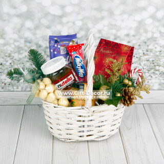 Сладкая новогодняя корзина «Малыш» – Милый и вкусный подарок для самого дорогого