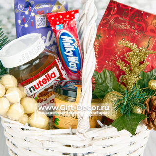 Сладкая новогодняя корзина «Малыш» – Милый и вкусный подарок для самого дорогого