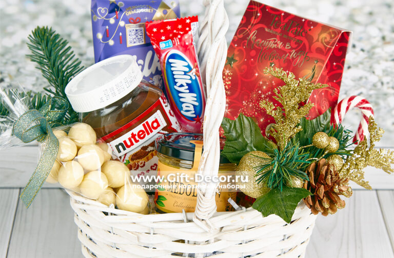 Сладкая новогодняя корзина «Малыш» – Милый и вкусный подарок для самого дорогого