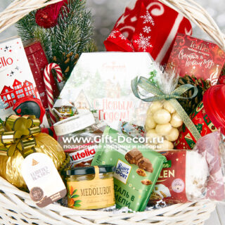 Новогодний подарок с пледом «Ferrero» – Создайте настроение уюта и сладкого наслаждения