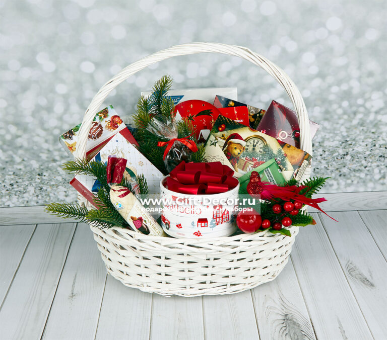Корзина Огниво на Новый год 2026 с конфетами | Подарочная корзина сладостей