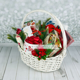 Корзина Огниво на Новый год 2026 с конфетами | Подарочная корзина сладостей