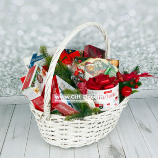 Корзина Огниво на Новый год 2026 с конфетами | Подарочная корзина сладостей