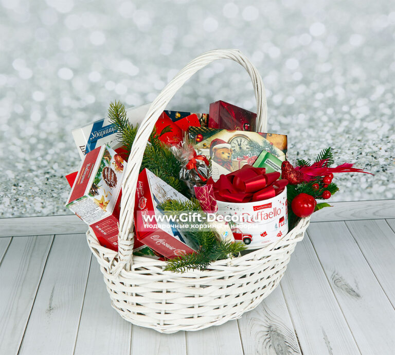 Корзина Огниво на Новый год 2026 с конфетами | Подарочная корзина сладостей