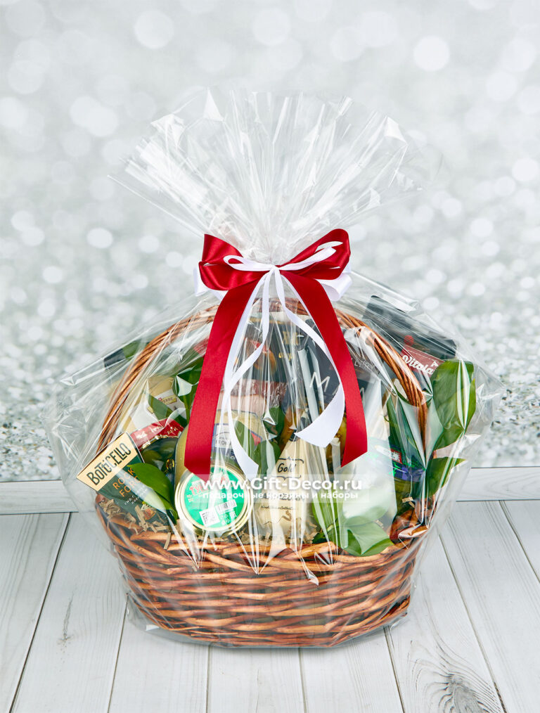 Гастрономическая корзина «Ноябрь» с сырами и мясной нарезкой | Подарок