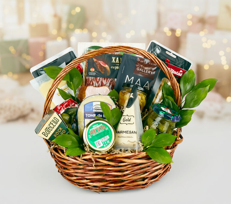 Гастрономическая корзина «Ноябрь» с сырами и мясной нарезкой | Подарок