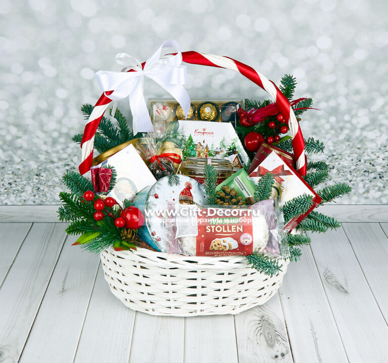 Новогодняя корзина «Сладкая метель» с конфетами, кофе и чаем | Подарок 2026 Новогодняя корзина «Сладкая метель» с конфетами, кофе и чаем | Подарок 2026