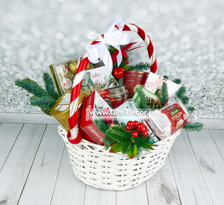 Новогодняя корзина «Сладкая метель» с конфетами, кофе и чаем | Подарок 2026 Новогодняя корзина «Сладкая метель» с конфетами, кофе и чаем | Подарок 2026