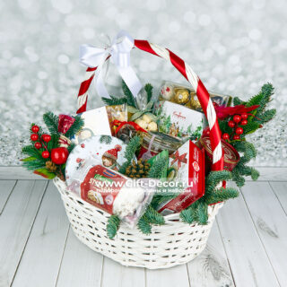 Новогодняя корзина «Сладкая метель» с конфетами, кофе и чаем | Подарок 2026 Новогодняя корзина «Сладкая метель» с конфетами, кофе и чаем | Подарок 2026