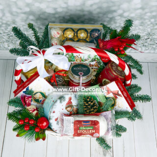 Новогодняя корзина «Сладкая метель» с конфетами, кофе и чаем | Подарок 2026 Новогодняя корзина «Сладкая метель» с конфетами, кофе и чаем | Подарок 2026