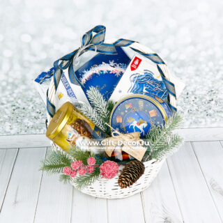 НОВОГОДНЯЯ КОРЗИНА «КОНЬ» С КОНФЕТАМИ И ЧАЕМ | Подарочная корзина на Новый год 2026 | Gift-Decor.ru НОВОГОДНЯЯ КОРЗИНА «КОНЬ» С КОНФЕТАМИ И ЧАЕМ | Подарочная корзина на Новый год 2026 | Gift-Decor.ru
