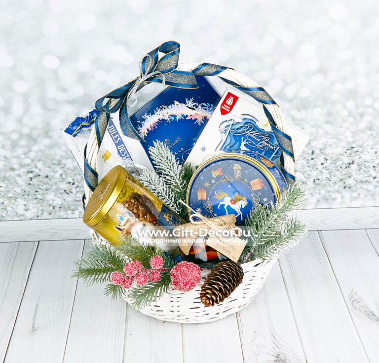НОВОГОДНЯЯ КОРЗИНА «КОНЬ» С КОНФЕТАМИ И ЧАЕМ | Подарочная корзина на Новый год 2026 | Gift-Decor.ru НОВОГОДНЯЯ КОРЗИНА «КОНЬ» С КОНФЕТАМИ И ЧАЕМ | Подарочная корзина на Новый год 2026 | Gift-Decor.ru