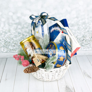 НОВОГОДНЯЯ КОРЗИНА «КОНЬ» С КОНФЕТАМИ И ЧАЕМ | Подарочная корзина на Новый год 2026 | Gift-Decor.ru НОВОГОДНЯЯ КОРЗИНА «КОНЬ» С КОНФЕТАМИ И ЧАЕМ | Подарочная корзина на Новый год 2026 | Gift-Decor.ru