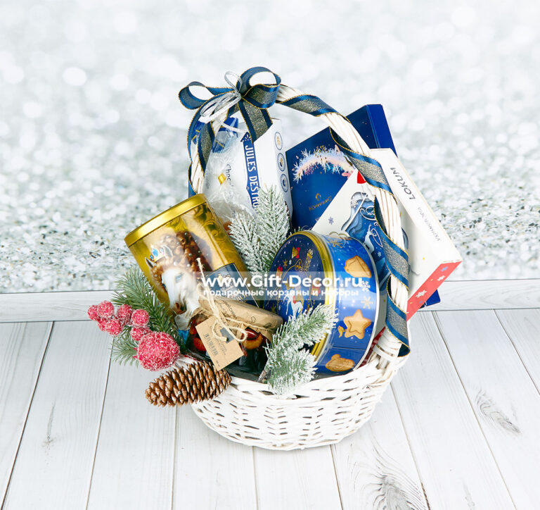 НОВОГОДНЯЯ КОРЗИНА «КОНЬ» С КОНФЕТАМИ И ЧАЕМ | Подарочная корзина на Новый год 2026 | Gift-Decor.ru НОВОГОДНЯЯ КОРЗИНА «КОНЬ» С КОНФЕТАМИ И ЧАЕМ | Подарочная корзина на Новый год 2026 | Gift-Decor.ru