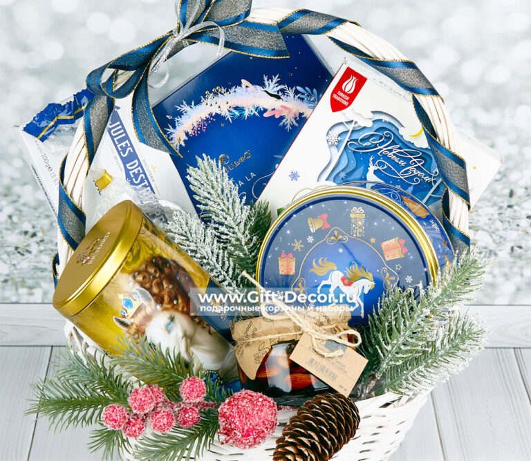 НОВОГОДНЯЯ КОРЗИНА «КОНЬ» С КОНФЕТАМИ И ЧАЕМ | Подарочная корзина на Новый год 2026 | Gift-Decor.ru НОВОГОДНЯЯ КОРЗИНА «КОНЬ» С КОНФЕТАМИ И ЧАЕМ | Подарочная корзина на Новый год 2026 | Gift-Decor.ru