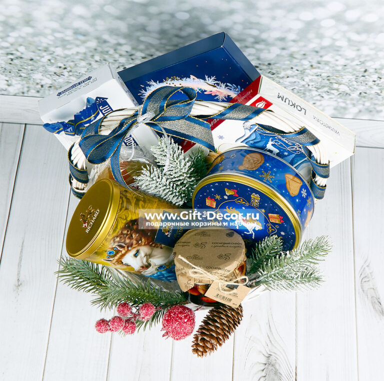 НОВОГОДНЯЯ КОРЗИНА «КОНЬ» С КОНФЕТАМИ И ЧАЕМ | Подарочная корзина на Новый год 2026 | Gift-Decor.ru НОВОГОДНЯЯ КОРЗИНА «КОНЬ» С КОНФЕТАМИ И ЧАЕМ | Подарочная корзина на Новый год 2026 | Gift-Decor.ru