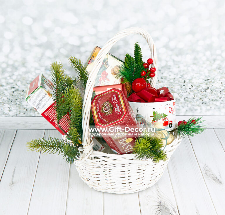 НОВОГОДНЯЯ КОРЗИНА «МАРИЯ» С ЧАЕМ И СЛАДОСТЯМИ | Подарочный набор на Новый год 2026 | Gift-Decor.ru НОВОГОДНЯЯ КОРЗИНА «МАРИЯ» С ЧАЕМ И СЛАДОСТЯМИ | Подарочный набор на Новый год 2026 | Gift-Decor.ru