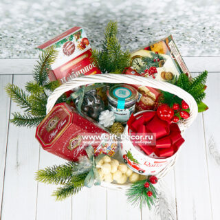 НОВОГОДНЯЯ КОРЗИНА «МАРИЯ» С ЧАЕМ И СЛАДОСТЯМИ | Подарочный набор на Новый год 2026 | Gift-Decor.ru НОВОГОДНЯЯ КОРЗИНА «МАРИЯ» С ЧАЕМ И СЛАДОСТЯМИ | Подарочный набор на Новый год 2026 | Gift-Decor.ru