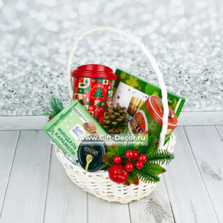 НОВОГОДНЯЯ КОРЗИНА «СОФЬЯ» С КОНФЕТАМИ MERCИ | Подарок на Новый год 2026 | Gift-Decor.ru НОВОГОДНЯЯ КОРЗИНА «СОФЬЯ» С КОНФЕТАМИ MERCИ | Подарок на Новый год 2026 | Gift-Decor.ru