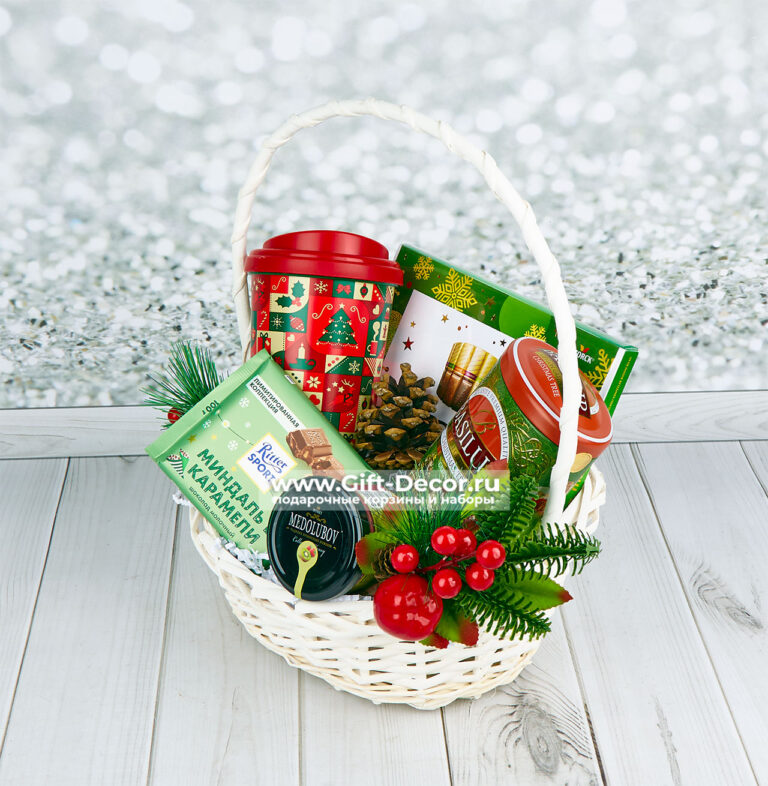 НОВОГОДНЯЯ КОРЗИНА «СОФЬЯ» С КОНФЕТАМИ MERCИ | Подарок на Новый год 2026 | Gift-Decor.ru НОВОГОДНЯЯ КОРЗИНА «СОФЬЯ» С КОНФЕТАМИ MERCИ | Подарок на Новый год 2026 | Gift-Decor.ru