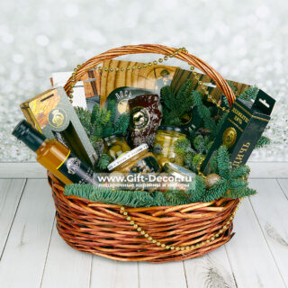 Гастрономическая подарочная корзина с дичью «Утка с манго» - готовый новогодний подарок для гурмана.