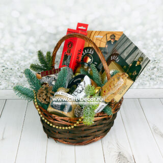 Новогодняя корзина с дичью «Марал в огне» – Купить подарок мужчине, гурману | Gift-Decor