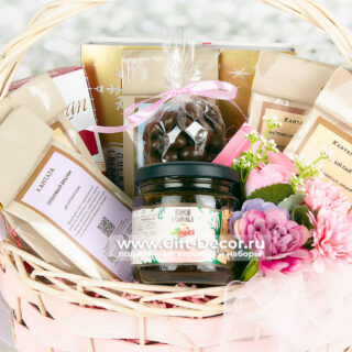Подарочная корзина с чаем и кофе «Любимой» | Роскошный набор www.Gift-Decor.ru Подарочная корзина с чаем и кофе «Любимой» | Роскошный набор www.Gift-Decor.ru