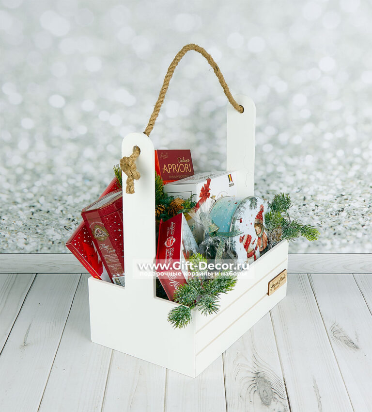 Купить Новогодний бокс «Сладкий год» с чаем и конфетами | Набор Merci, Reber, трюфели | Подарок гурману | Gift-Decor.ru