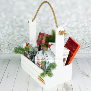 Купить Новогодний бокс «Сладкий год» с чаем и конфетами | Набор Merci, Reber, трюфели | Подарок гурману | Gift-Decor.ru