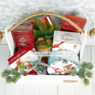 Купить Новогодний бокс «Сладкий год» с чаем и конфетами | Набор Merci, Reber, трюфели | Подарок гурману | Gift-Decor.ru