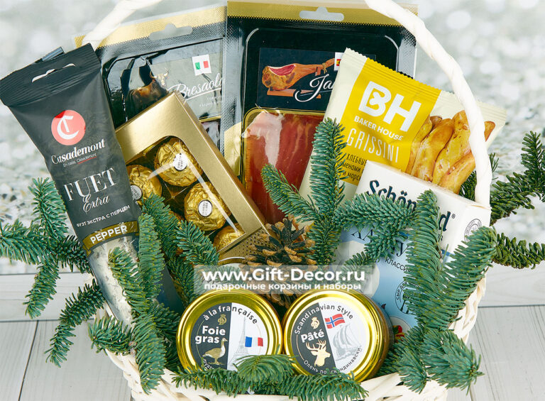 Купить корзину «Фуэт и паштет» | Гастрономический подарок на Новый год | Фуа-гра, хамон | Gift-Decor.ru