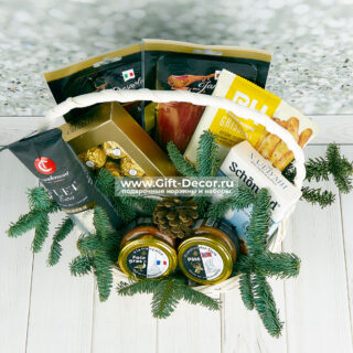 Купить корзину «Фуэт и паштет» | Гастрономический подарок на Новый год | Фуа-гра, хамон | Gift-Decor.ru