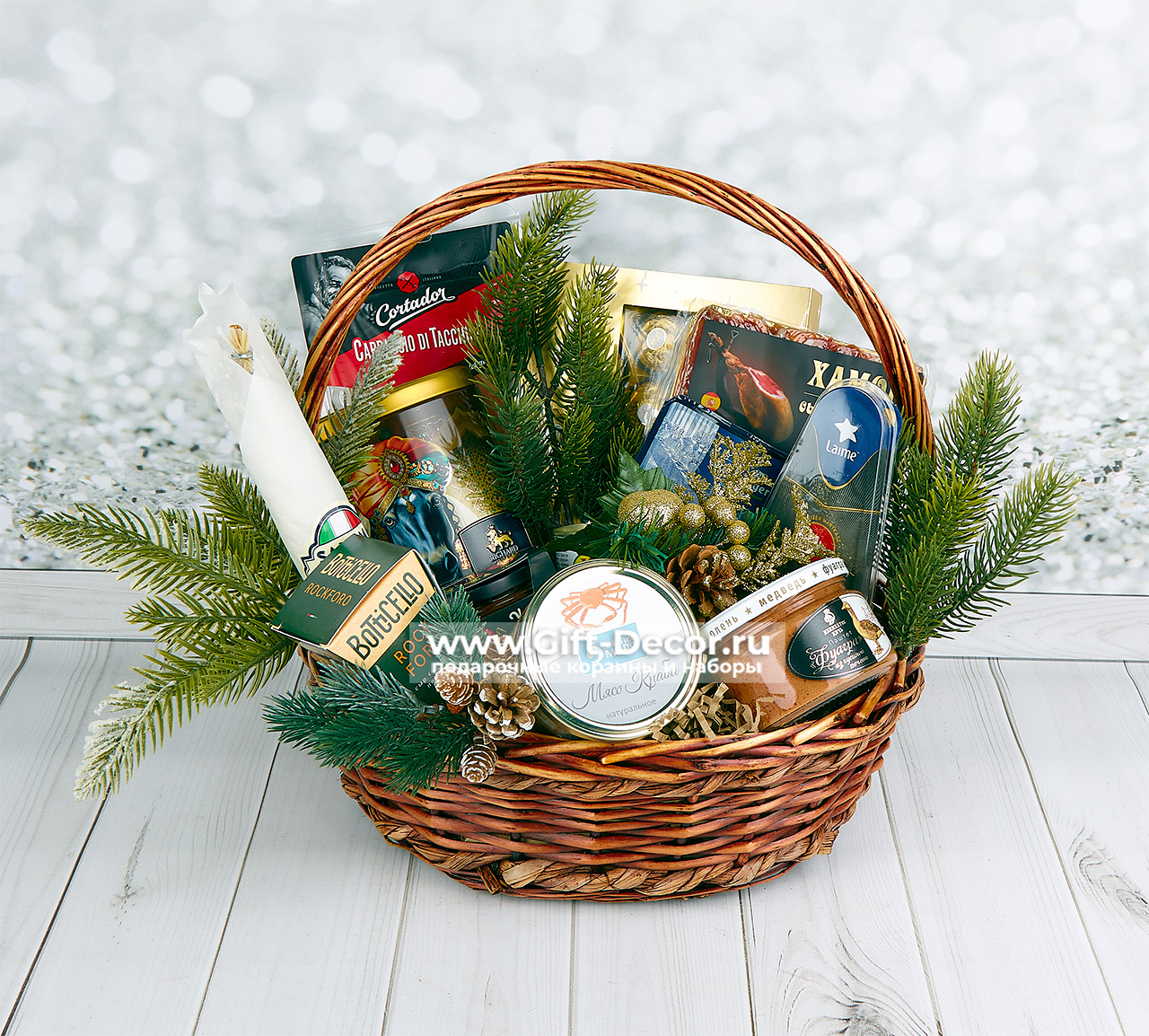 Новогодняя корзина Пир у Зимы с крабом фуагра хамоном Гастрономический подарок на Новый год 2026 сыры Дор Блю Рокфор Корпоративный подарок партнерам краб фуагра паштет