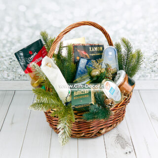 Новогодняя корзина «Пир у Зимы» с крабом и фуагра | Подарок 2026 Новогодняя корзина «Пир у Зимы» с крабом и фуагра | Подарок 2026