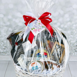 Корзина деликатесов «С крабом» Корзина деликатесов «С крабом»