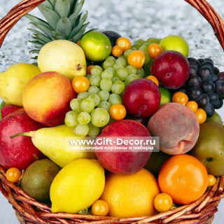 Фруктовая корзина “Сочное ассорти”